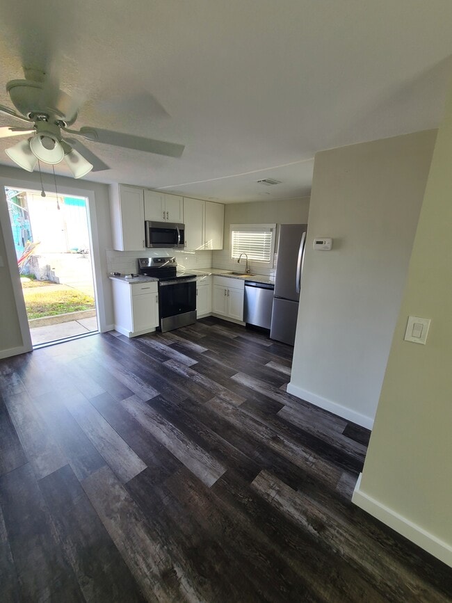 Foto del edificio - 6204 Pennsylvania Ave