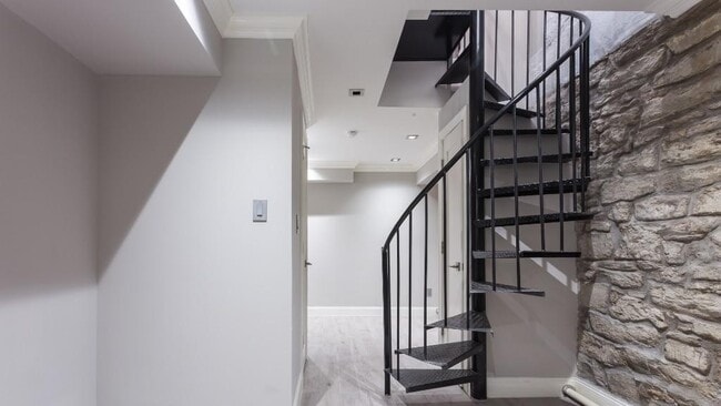 Building Photo - 221 Mott St