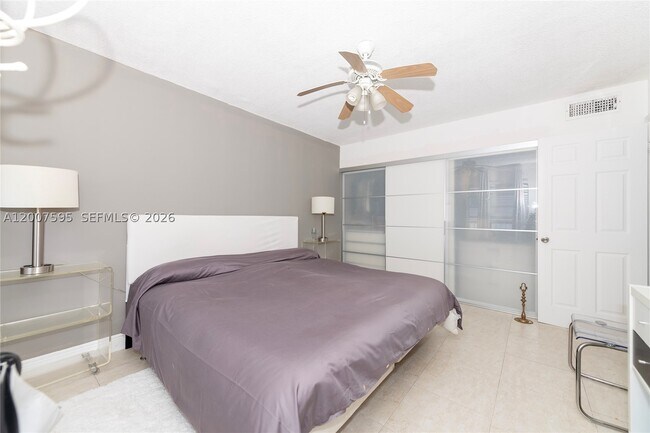 Foto del edificio - 525 Meridian Ave
