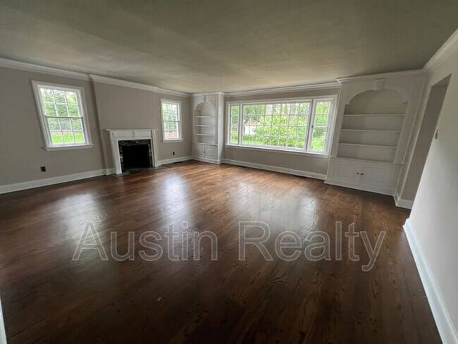 Building Photo - 10510 Ladue Rd