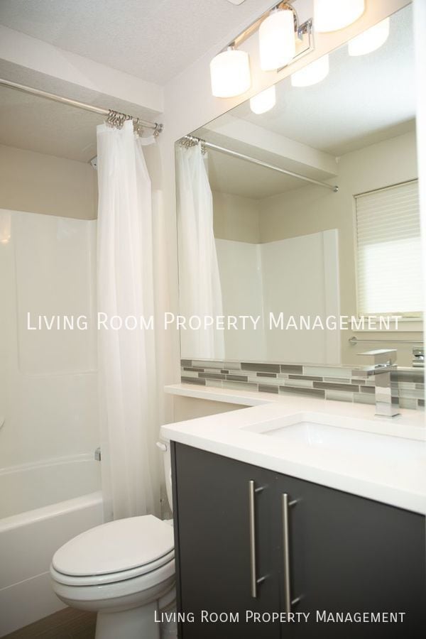 Foto del edificio - 736 N Webster St