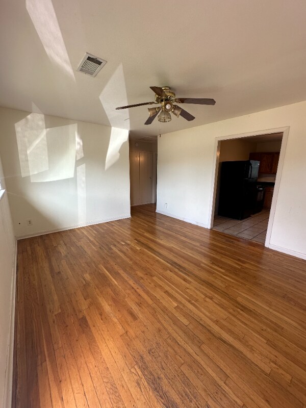 Building Photo - 1206 3rd Ave