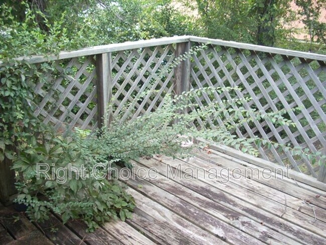 Building Photo - 9 Montclair Ct