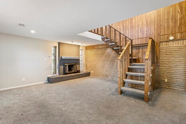 Building Photo - 6602 Indian Lake Dr