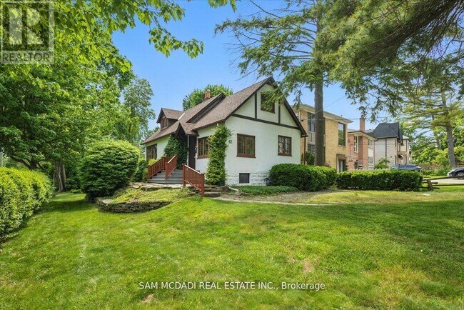 Photo du bâtiment - 62 Maple Ave S