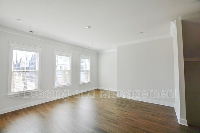 Building Photo - 1523 Hidalgo Dr