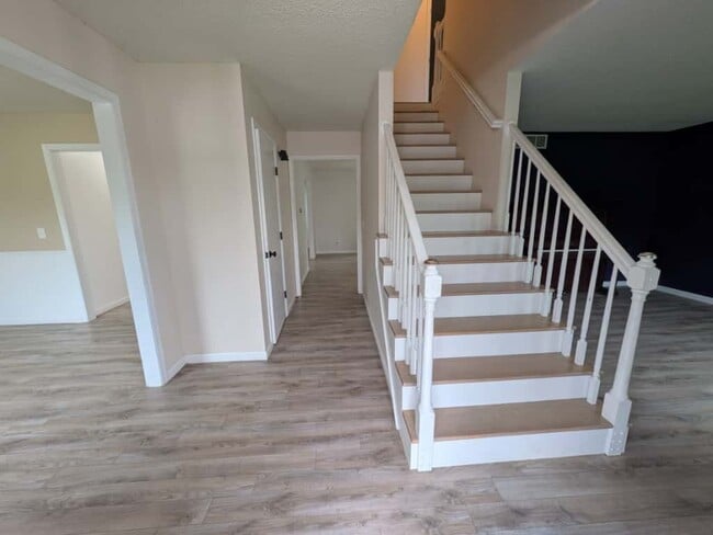 Building Photo - 907 Second Street