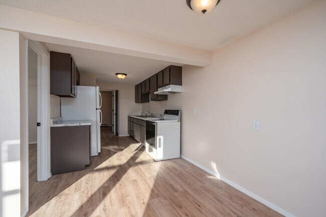 Building Photo - Colton 8-plex