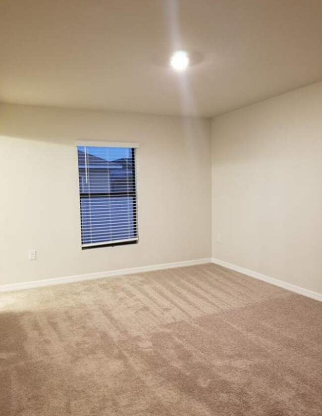 Foto del edificio - AVAILABLE NOW! NW CAPE CORAL - 3 Bedrooms - 2 Bathrooms - 2 Car Garage