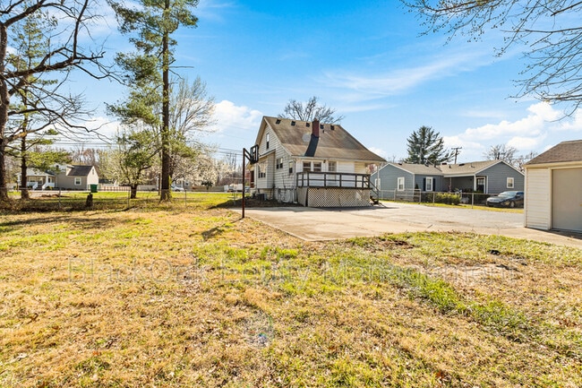 Building Photo - 1837 Lower Hunters Trace