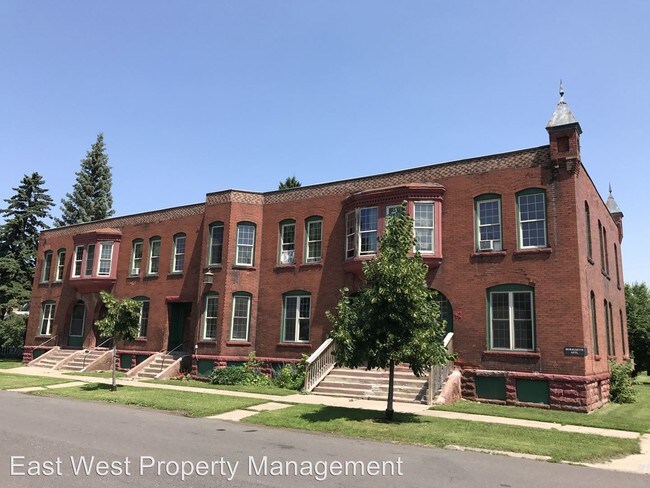 Building Photo - 1222-1230 Hughitt Ave