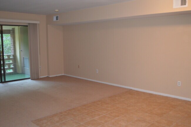 Foto del edificio - 526 Stony Way