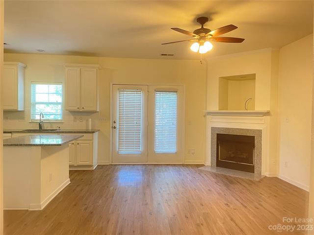 Building Photo - 10968 Princeton Village Dr