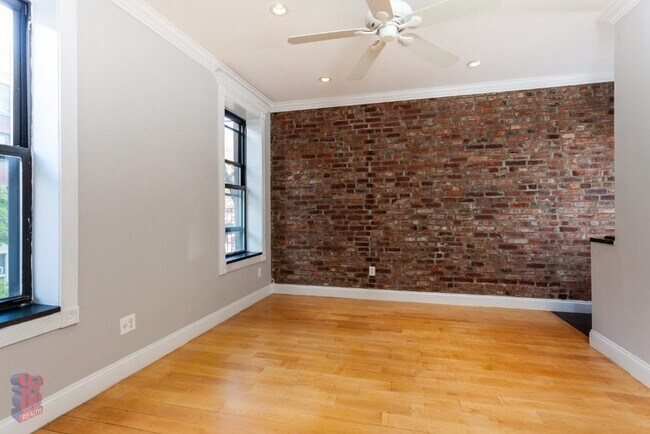 Foto del edificio - 340 E 18th St