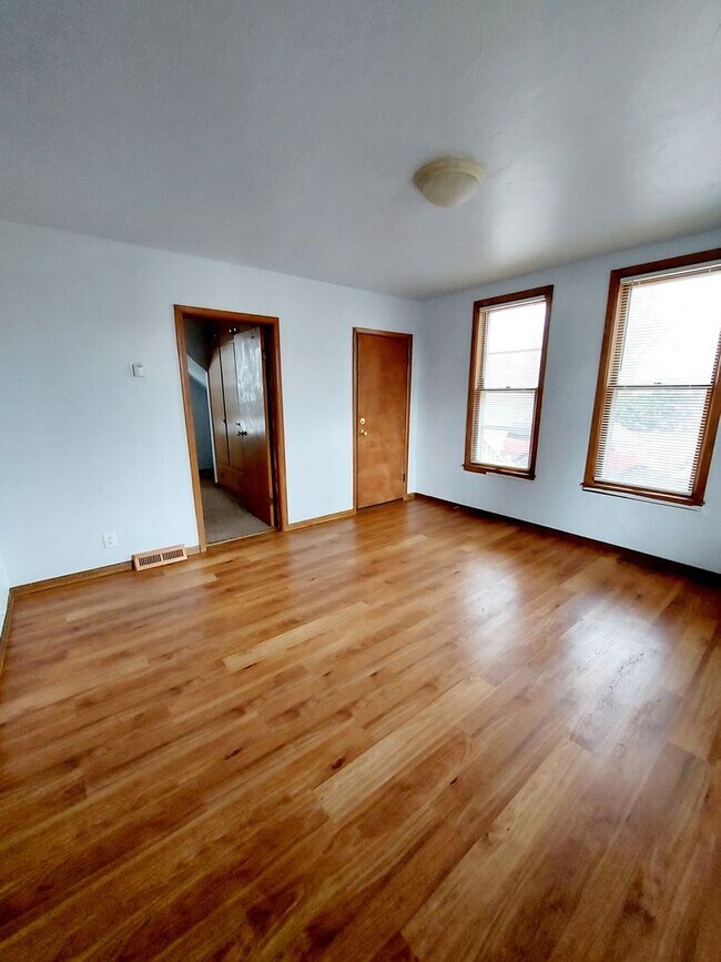 Foto del edificio - 1129 St George St