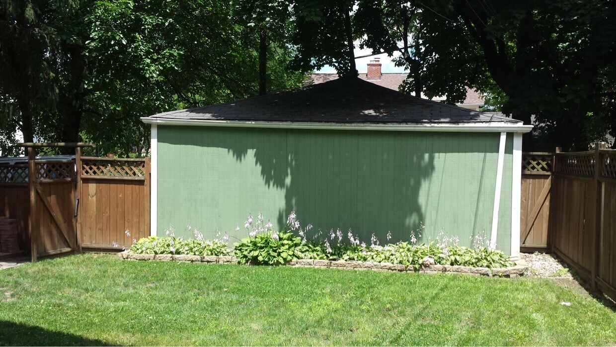 Fenced backyard. - 2103 Cottage Grove Dr.