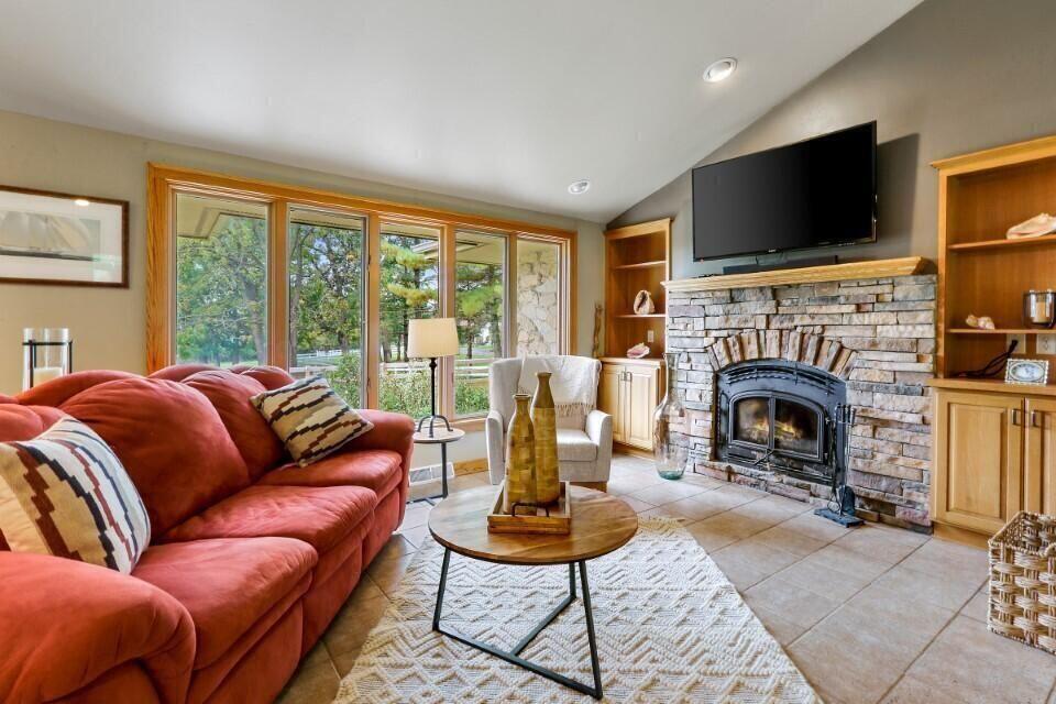 N1774 Fair Oaks Rd, Lake Geneva, WI 53147 House Rental in Lake Geneva