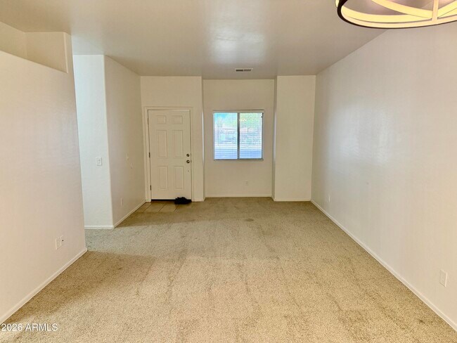 Foto del edificio - 2300 E Magma Rd