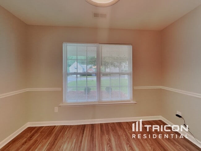 Building Photo - 851 Red Oak Tree Dr