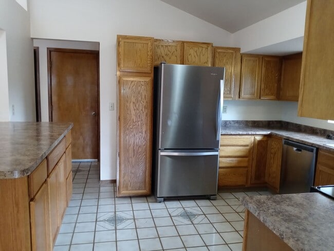 Building Photo - 5292 Cracker Barrel Cir