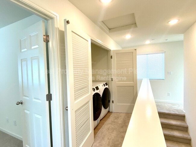 Building Photo - 2273 N Raleigh Dr