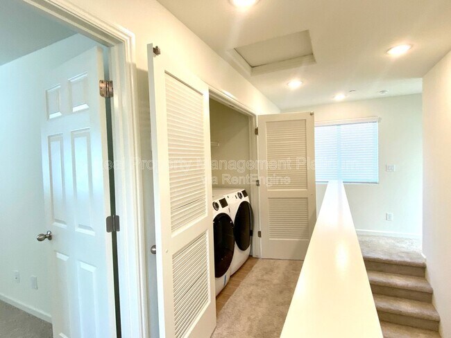 Foto del edificio - 2273 N Raleigh Dr