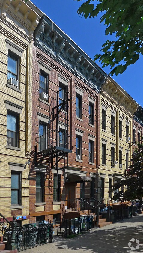 Building Photo - 1705 Putnam Ave