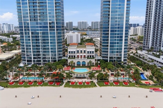 Foto del edificio - 17901 Collins Ave