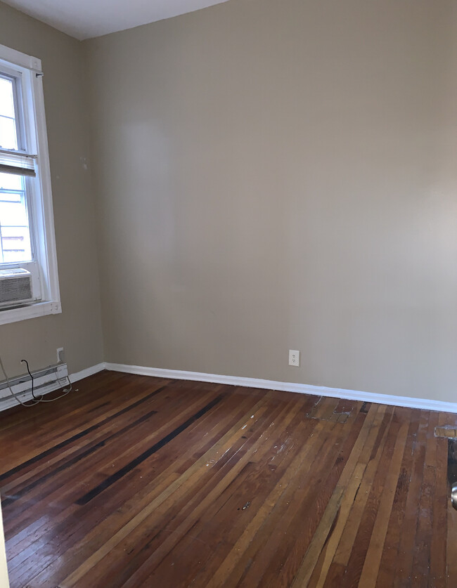 Building Photo - 1405 Park Ave