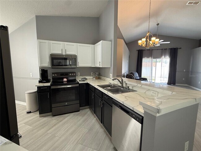 Building Photo - 16212 Coopers Hawk Ave