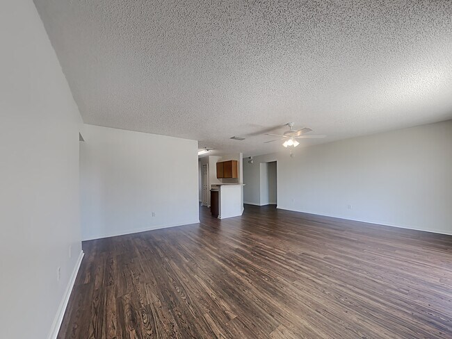 Foto del edificio - 624 Fallen Timbers Dr