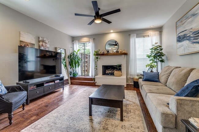 Building Photo - Oaklawn Lemmon Gem