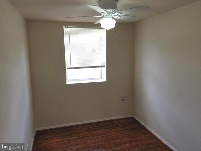 Foto del edificio - 1601 Melby Ct