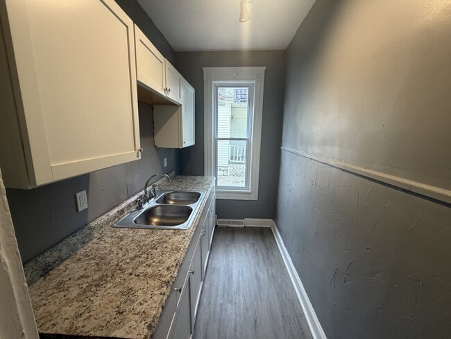 Building Photo - 3295 W 54th St