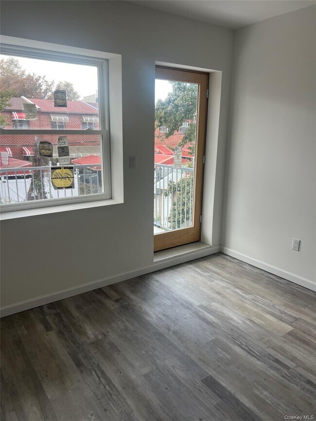 Foto del edificio - 518 Thatford Ave