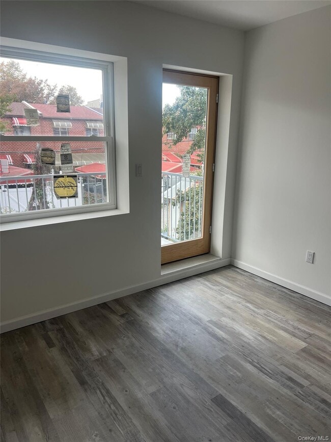 Foto del edificio - 518 Thatford Ave