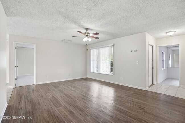 Foto del edificio - 8362 Kipling Ct