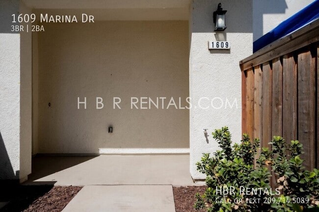 Building Photo - 1609 Marina Dr