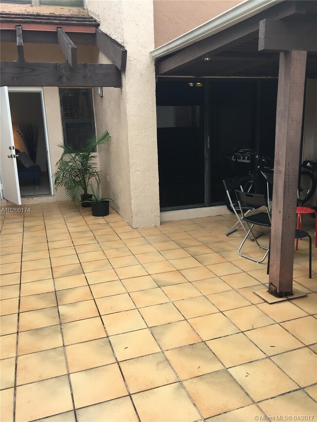 Foto del edificio - 445 W Park Dr