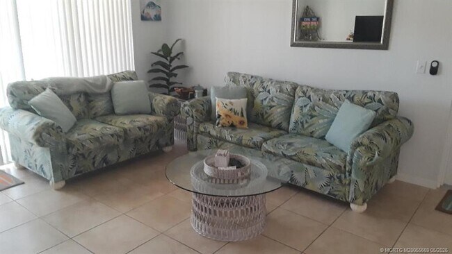 Foto del edificio - 4428 NE Ocean Blvd