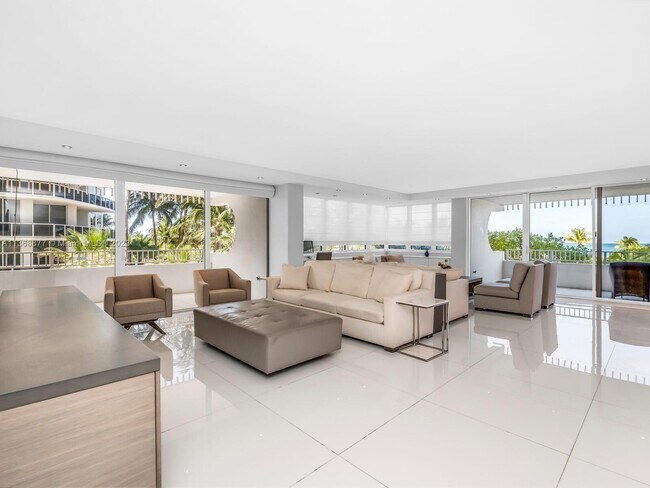 Building Photo - 10205 Collins Ave