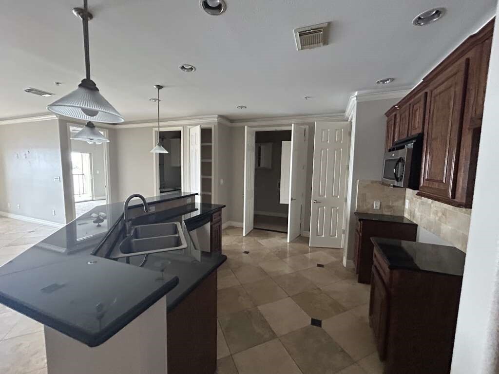 Building Photo - 7039 Kingston Cove Ln