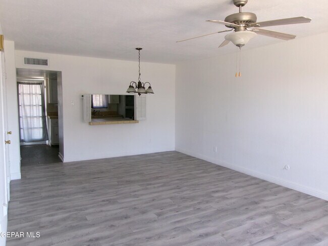 Foto del edificio - 6700 Escondido Dr