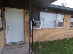 Building Photo - 2319 NW Bell Ave