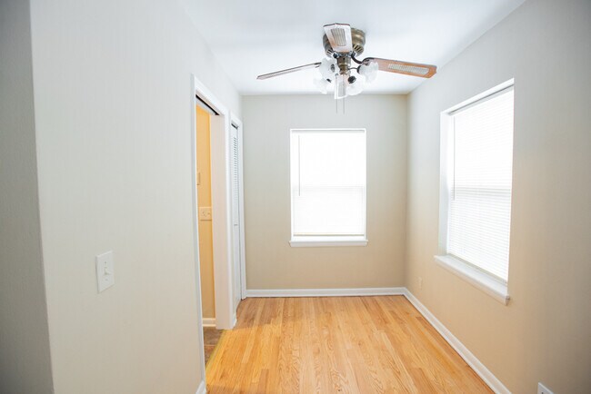 Foto del edificio - 1323 E Colorado St