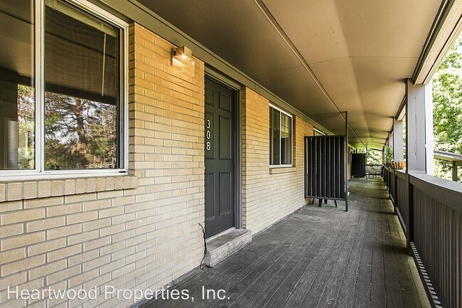 Building Photo - 701 Arapahoe Ave
