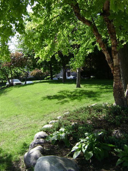 Building Photo - 350 Inland Dr