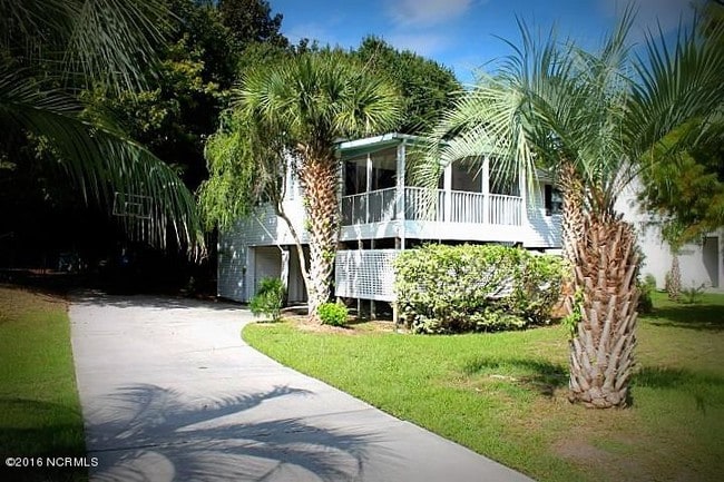 Building Photo - 8628 Reed Dr