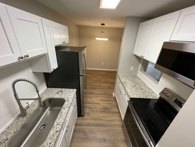 Kitchen - 813 Hammond Manor Dr