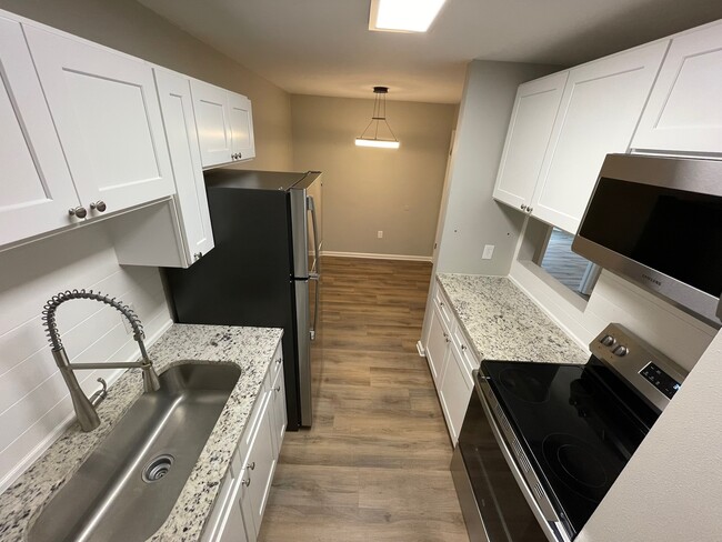 Kitchen - 813 Hammond Manor Dr